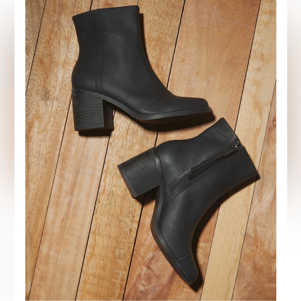 Tom’s Black Leather Boots NWT